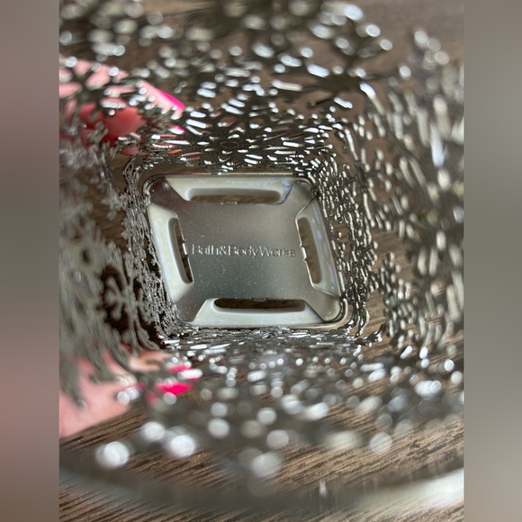 Snowflake Soap Holder - Picture 2 of 4